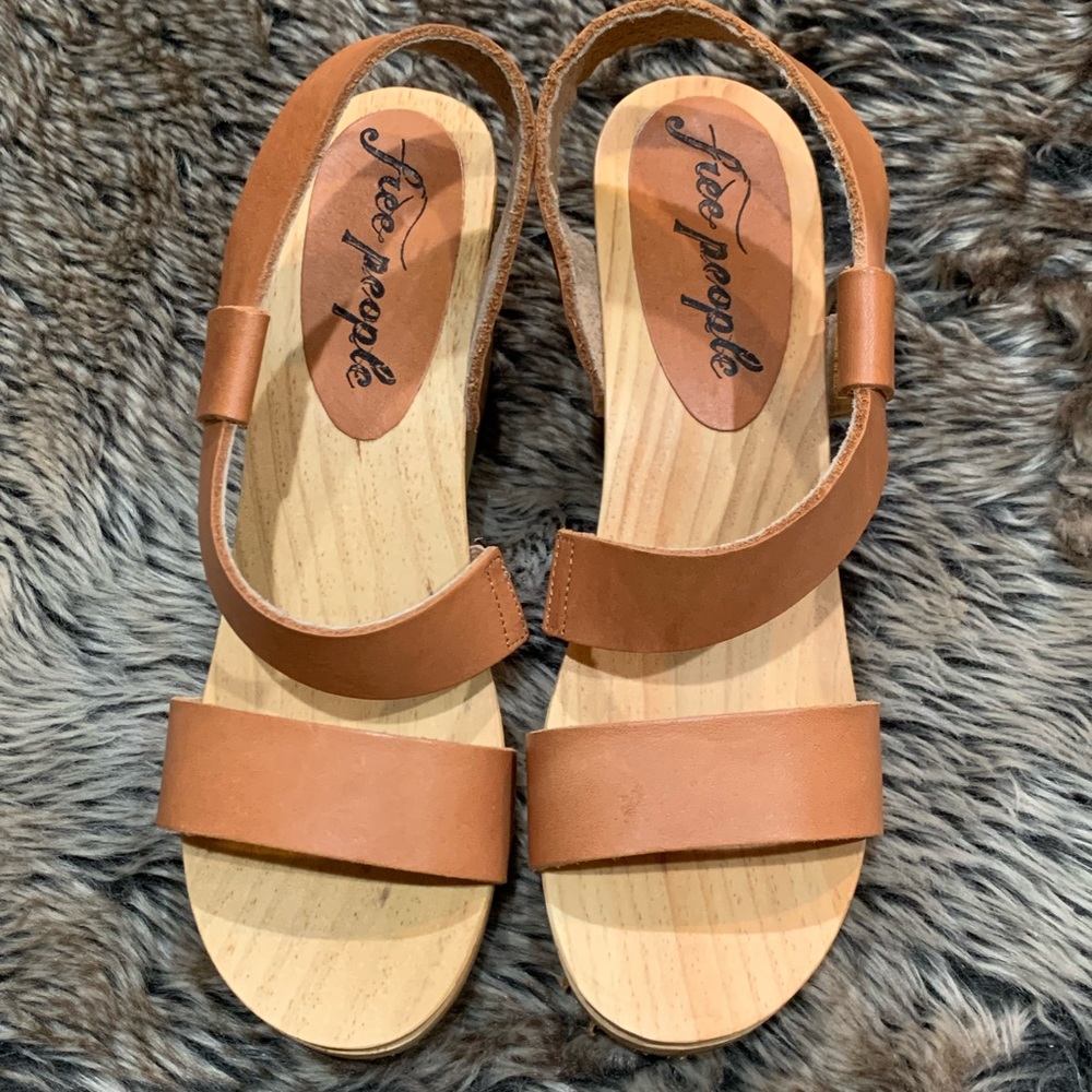 Free People Dune Beach Clog Taupe *See Note About Size*